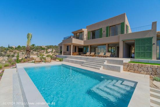 Villa de nueva construcción con piscina infinita y vista dominante. - BALEARES