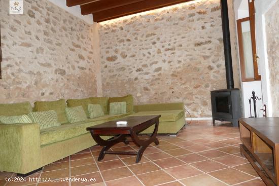 CASA DE PUEBLO REFORMADA CON PATIO Y BARBACOA - BALEARES