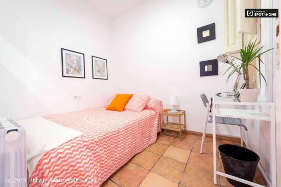  Vivienda con escritorio en piso compartido, Eixample. - VALENCIA 