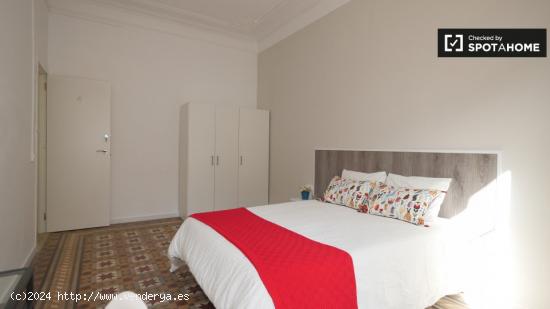 Elegante habitación para alquilar en un apartamento de 5 dormitorios en L'Esquerra de l'eixample - 