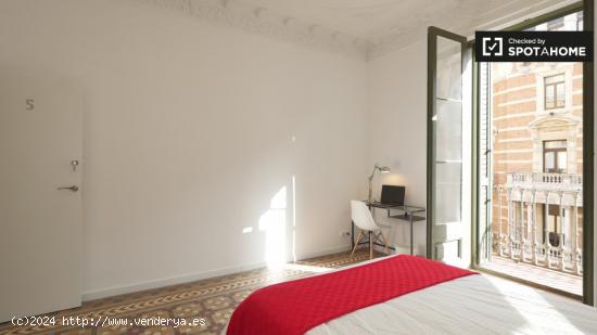 Bonita habitación para alquilar en el apartamento de 5 dormitorios L'Esquerra de l'eixample - BARCE