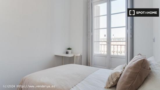 ¡Habitaciones en alquiler en un apartamento de 5 habitaciones en Madrid! - MADRID