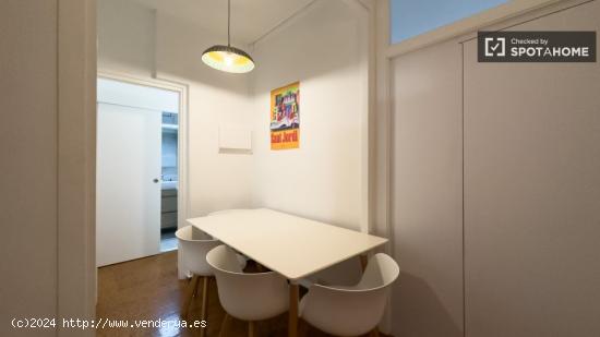 Se alquila habitación en piso de 4 habitaciones en Pedralbes,Barcelona - BARCELONA