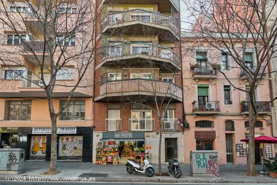 Apartamento entero de 2 dormitorios en Barcelona. - BARCELONA