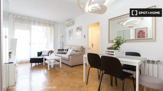 Piso entero de 4 habitaciones en barcelona. - BARCELONA