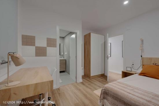 Alquiler de habitaciones en apartamento de 4 dormitorios en Fort Pienc - BARCELONA