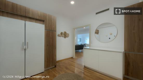 Alquiler de habitaciones en piso de 6 habitaciones en Sant Gervasi - Galvany - BARCELONA