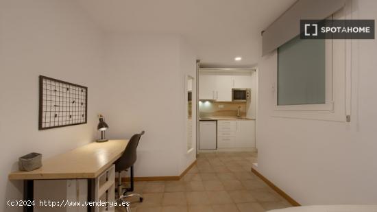 Alquiler de habitaciones en piso de 6 habitaciones en Sant Gervasi - Galvany - BARCELONA