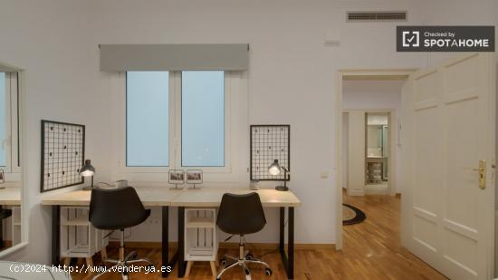 Cama en habitación compartida en piso de 6 habitaciones en Barcelona - BARCELONA