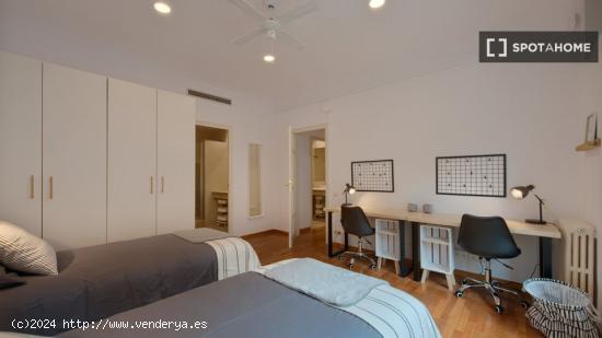 Cama en habitación compartida en piso de 6 habitaciones en Barcelona - BARCELONA