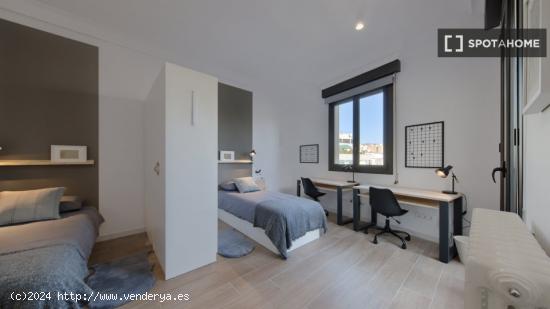 Cama en habitación compartida en piso de 7 habitaciones en Barcelona - BARCELONA