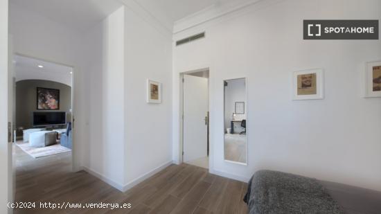 Cama en habitación compartida en piso de 7 habitaciones en Barcelona - BARCELONA