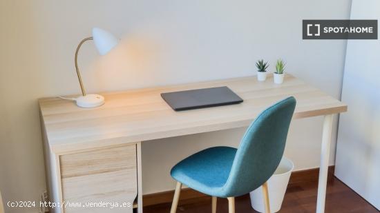 Habitaciones en alquiler en el apartamento de 6 dormitorios en Sant Gervasi - BARCELONA