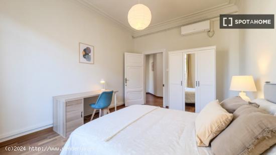 Habitaciones en alquiler en el apartamento de 6 dormitorios en Sant Gervasi - BARCELONA