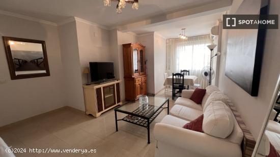 Apartamento entero de 3 dormitorios en Sevilla - SEVILLA