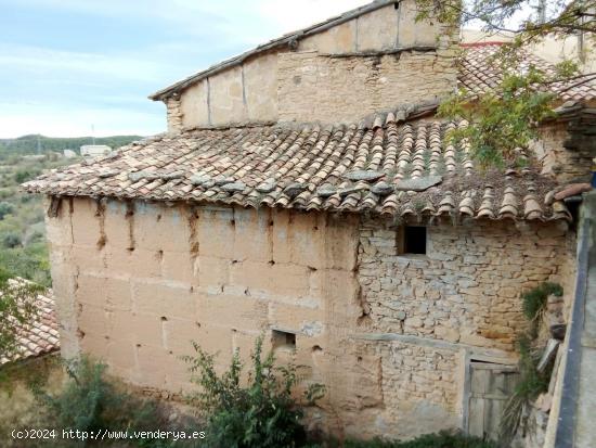 Casa a rehabilitar con jardín - TERUEL