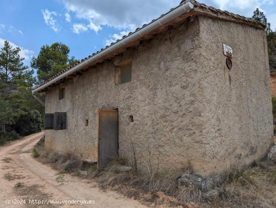 Finca con masía camino a Las Pesqueras - TERUEL