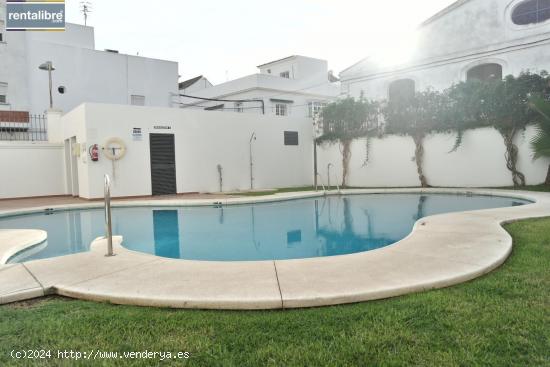 VIVIENDA EN PLENO CENTRO CON PISCINA GARAJE ASCENSOR Y TERRAZA - CADIZ