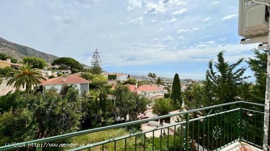 CHALET BENALMADENA PUEBLO CON PISCINA Y VISTAS AL MAR - MALAGA