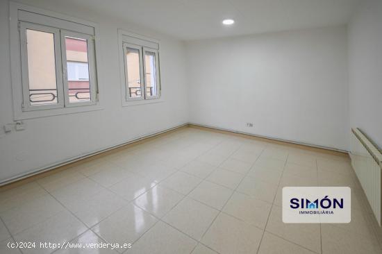  ¡Oportunidad inversores! Piso de 49m² en Navàs, de dos habitaciones, ideal para entrar a vivir. - 