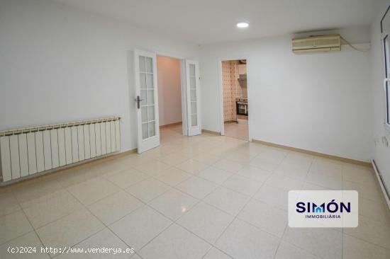 ¡Oportunidad inversores! Piso de 49m² en Navàs, de dos habitaciones, ideal para entrar a vivir. -