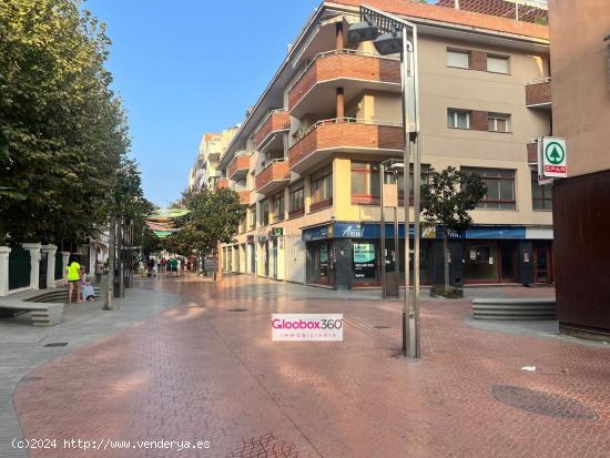 SE TRASPASA BAR - CAFETERIA EN SALOU ZONA PUEBLO, UBICACIÓN PRIVILEGIADA. - TARRAGONA