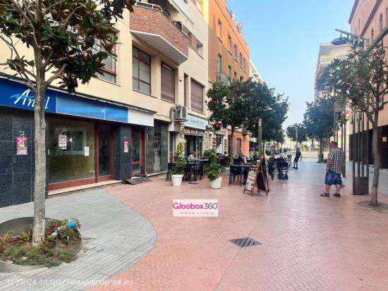 SE TRASPASA BAR - CAFETERIA EN SALOU ZONA PUEBLO, UBICACIÓN PRIVILEGIADA. - TARRAGONA