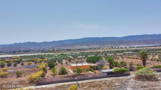 Cortijo en zona idílica de Tabernas - ALMERIA