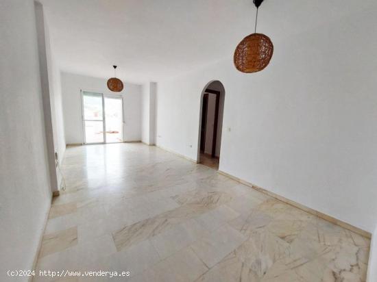 Piso 2 dormitorios con garaje y terraza de 80 m². Benalmádena Pueblo - MALAGA