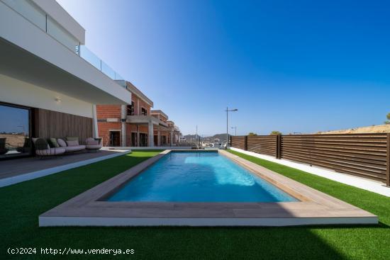 VILLA EN FINESTRAT CON VISTAS PANORAMICAS - ALICANTE