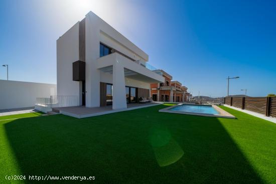 VILLA EN FINESTRAT CON VISTAS PANORAMICAS - ALICANTE