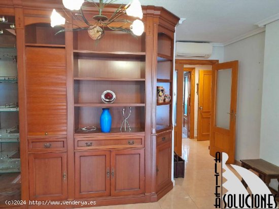 Apartamento soleado con Garaje y Trastero en Altea-Zona nueva Garganes.