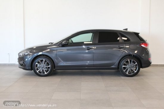 Hyundai i30 1.5 DPI Klass SLX de 2023 con 12.220 Km por 19.990 EUR. en Cadiz