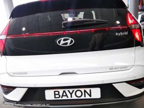 Hyundai Bayon 1.0 TGDI 48V Maxx de 2024 con 15 Km por 23.000 EUR. en Segovia