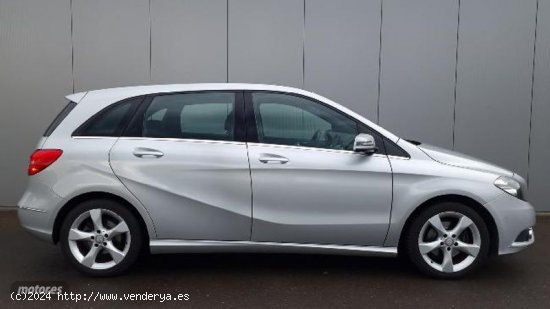 Mercedes Clase B B 180 cdi  GPS Piel  de 2014 con 98.000 Km por 13.900 EUR. en Granada