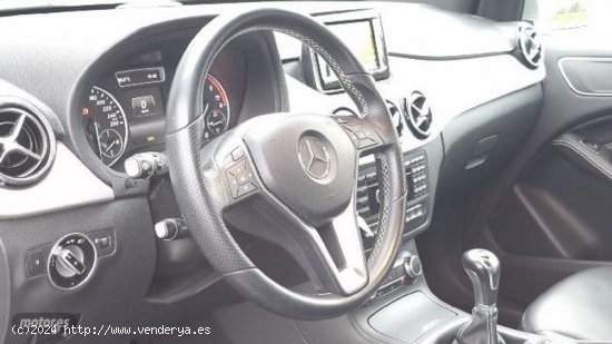 Mercedes Clase B B 180 cdi  GPS Piel  de 2014 con 98.000 Km por 13.900 EUR. en Granada