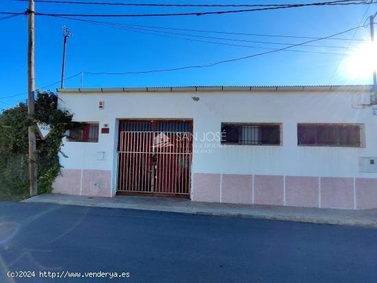 VENTA DE NAVE EN HONDON DE LAS NIEVES - ALICANTE