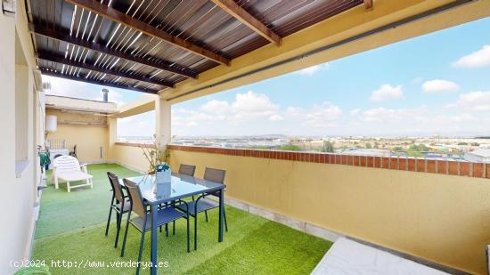 PRECIOSO ÁTICO DÚPLEX EN EL BARRIO DEL CRISTO FINCAS ROJAS - VALENCIA