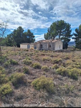  TERRENO CON CASA DE ALBERGUE EN VILLENA - ALICANTE 