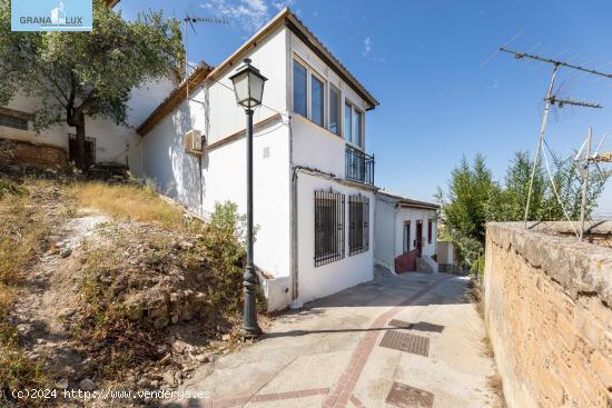 Coqueta Casa zona Barranco del Abogado con  vistas a Granada - GRANADA