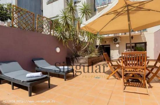 Exclusivo piso con terraza de 70 m2 a 500m de la Sagrada Familia - BARCELONA