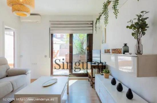 Exclusivo piso con terraza de 70 m2 a 500m de la Sagrada Familia - BARCELONA