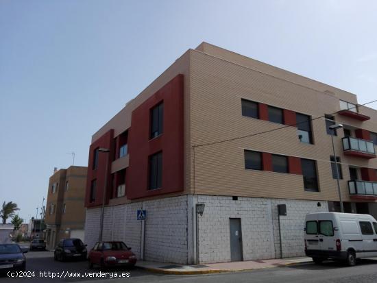 PLAZAS DE GARAJE EN ALQUILER - ALMERIA