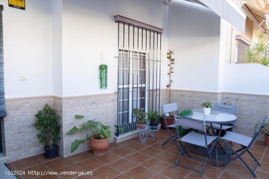  OLVIDATE DE REFORMAS Y PINTURAS Y VENTE A VIVIR A ESTA VIVIENDA TIPO CASA Y JARDIN !! - CADIZ 