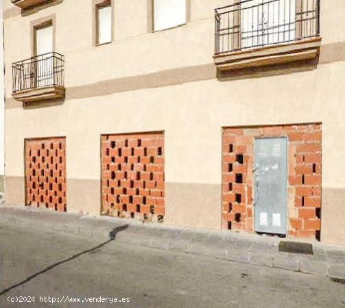 Local comercial a pie de calle, situado en la calle Isla Madeira de Las Gabias. - GRANADA