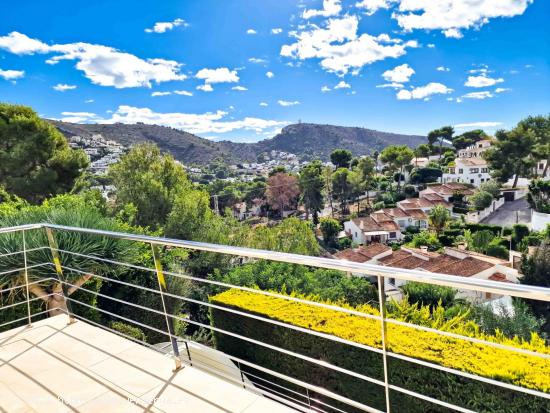 Villa de lujo de estilo moderno en Moraira el Portet - ALICANTE