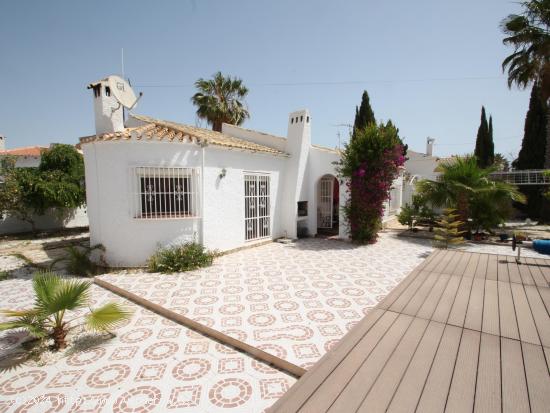 CHALET INDEPENDIENTE EN EL CHAPARRAL - TORREVIEJA - ALICANTE