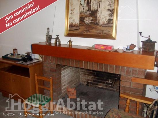 AMPLIA CASA CON TERRAZA, CHIMENEA Y 2 BALCONES - CASTELLON