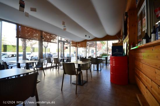  Bar Restaurante en pleno funcionamiento, en Salou. Alquiler con traspaso. - TARRAGONA 