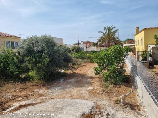 SOLAR EN SON FERRER FRENTE A ZONA VERDE - BALEARES